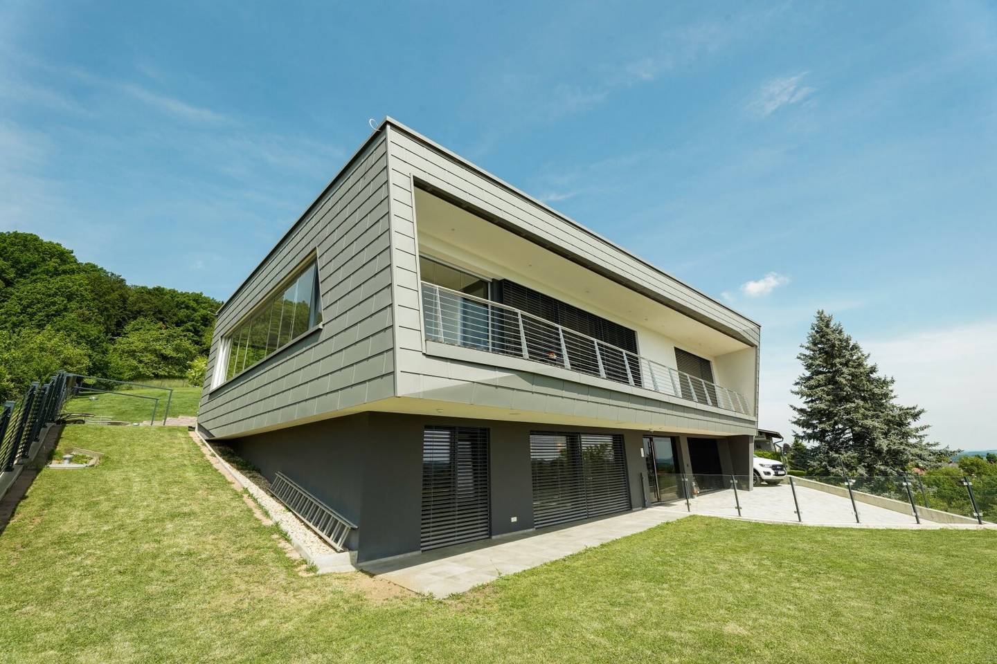 Absolutes Traumhaus in sonniger Ruhe- und Aussichtslage. Ihr neues Zuhause wartet auf Sie!
