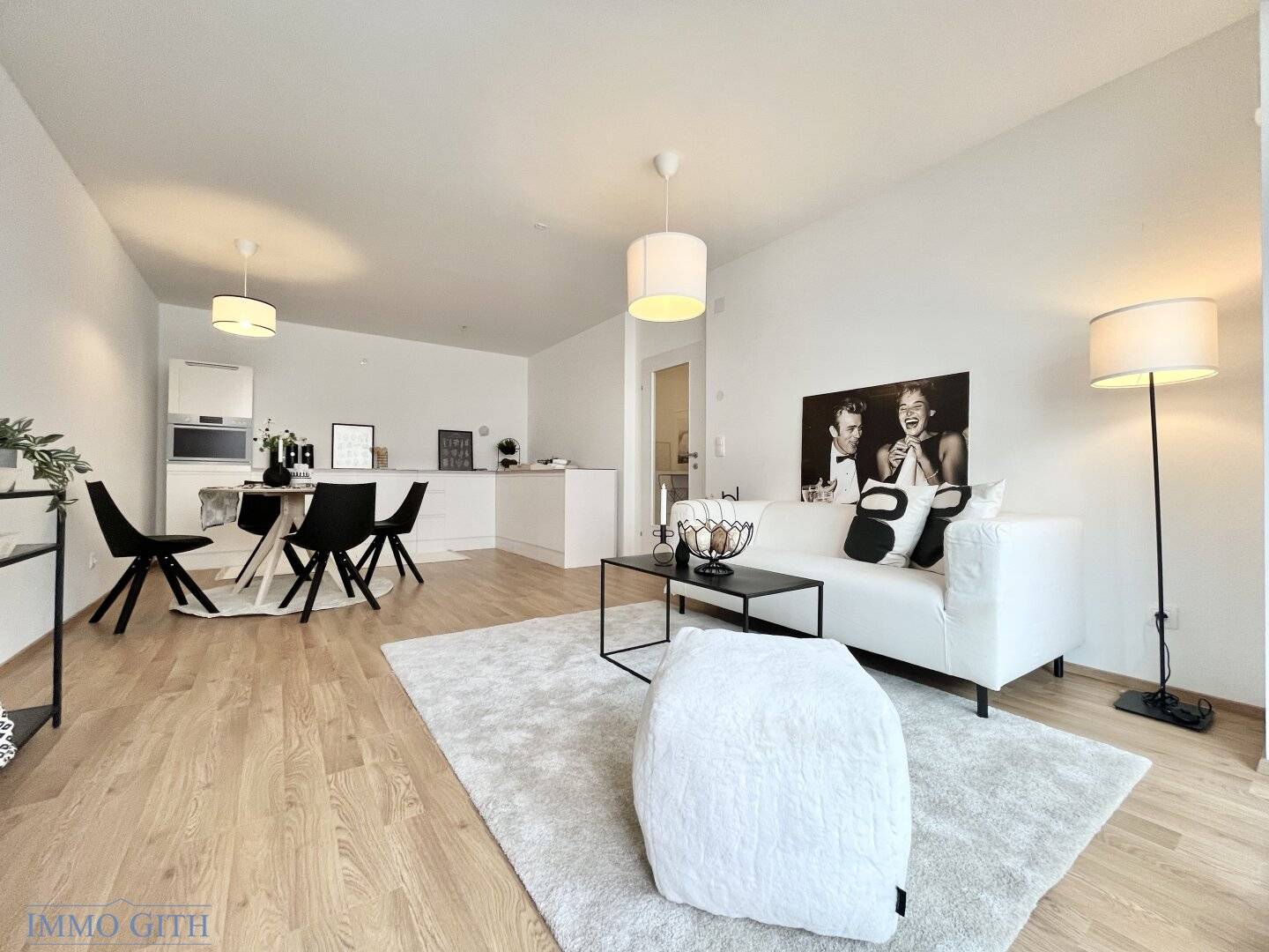 Living with a Future: Well laid out 3 room apartment with loggia and commission free purchase option in the center of Neunkirchen