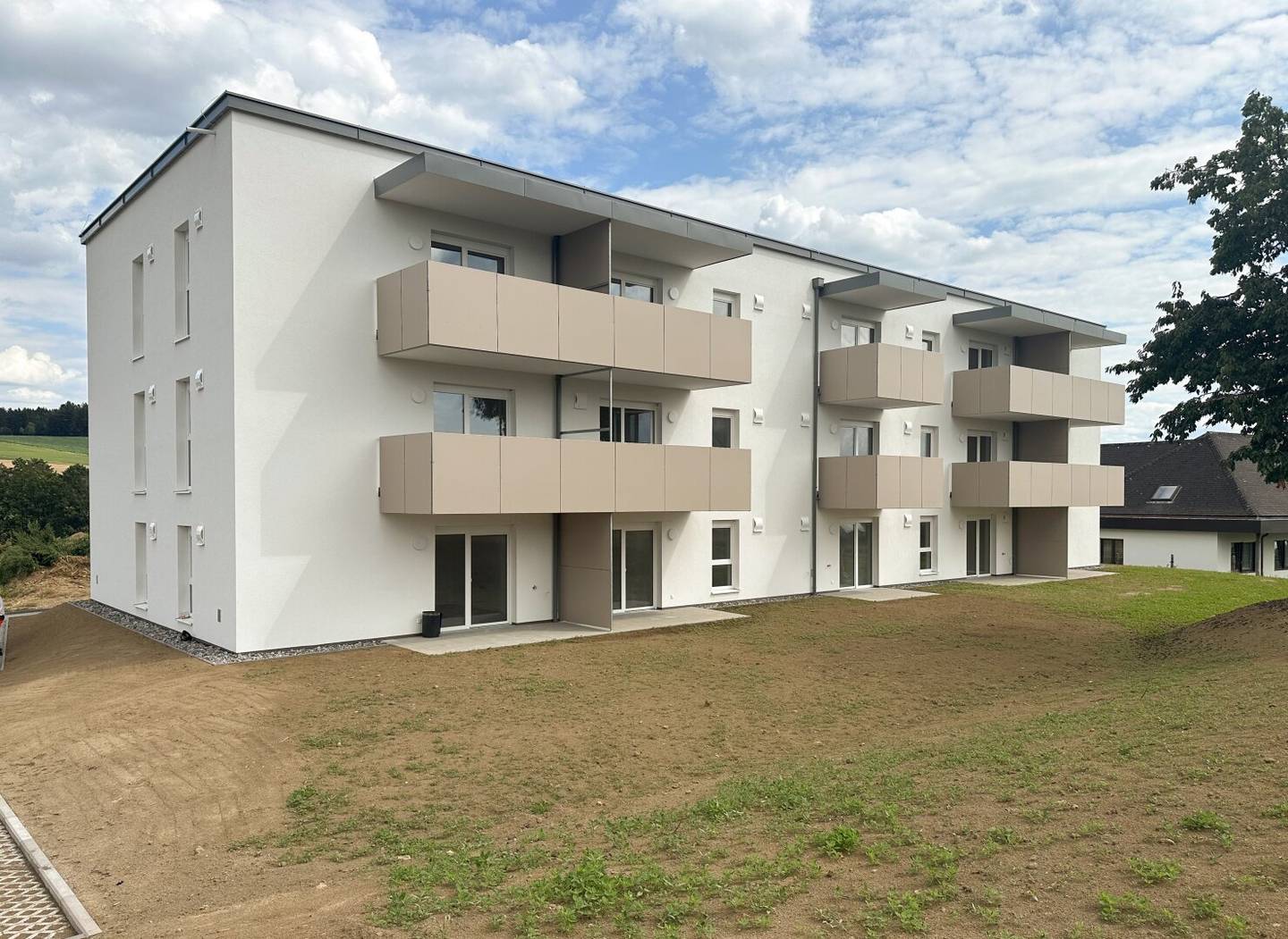 2 Months Rent Free Available From 15.09 Dreamlike 3 Room Apartment in Hofkirchen