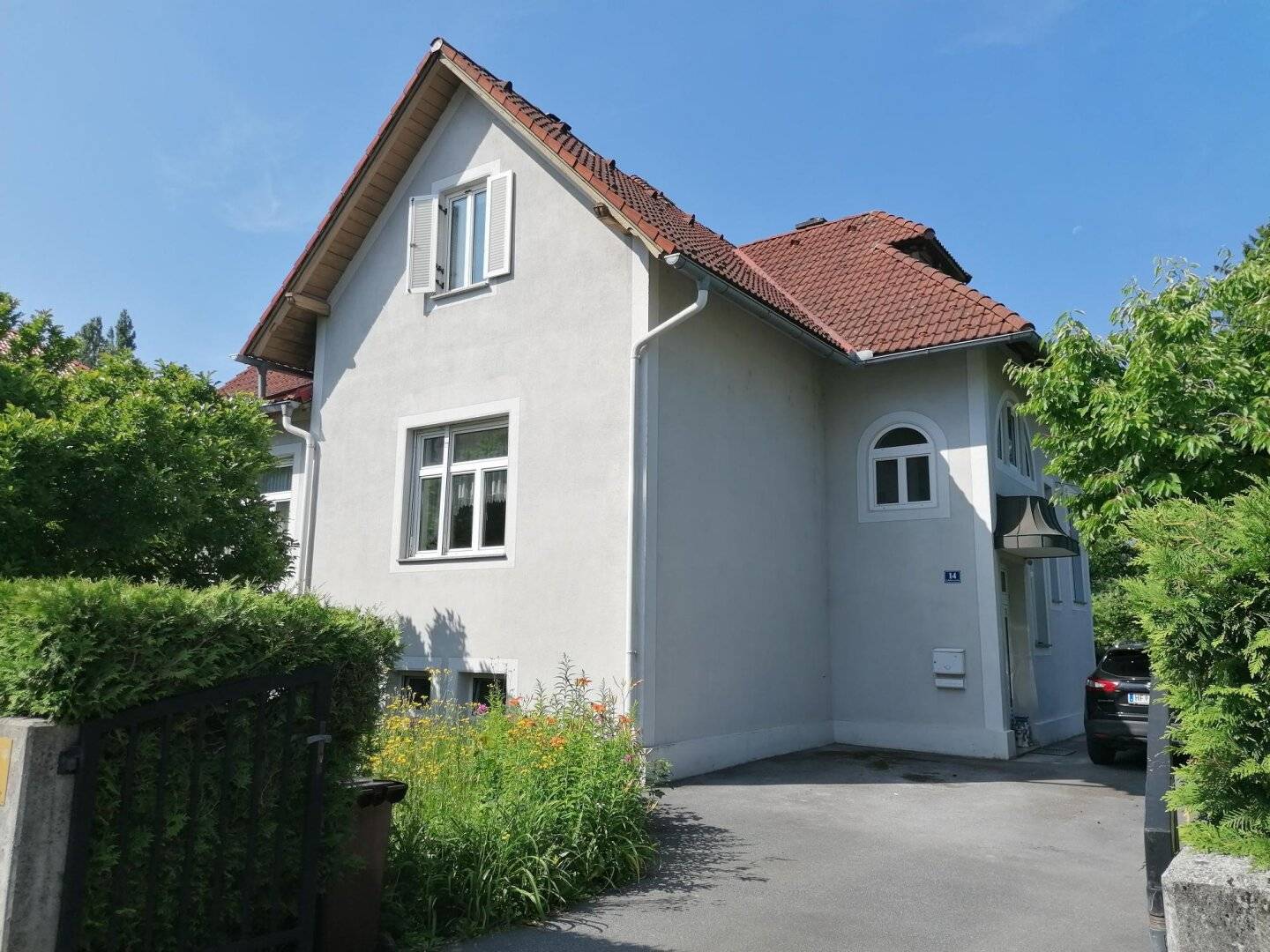 Villa mit schönem Garten in zentraler Lage