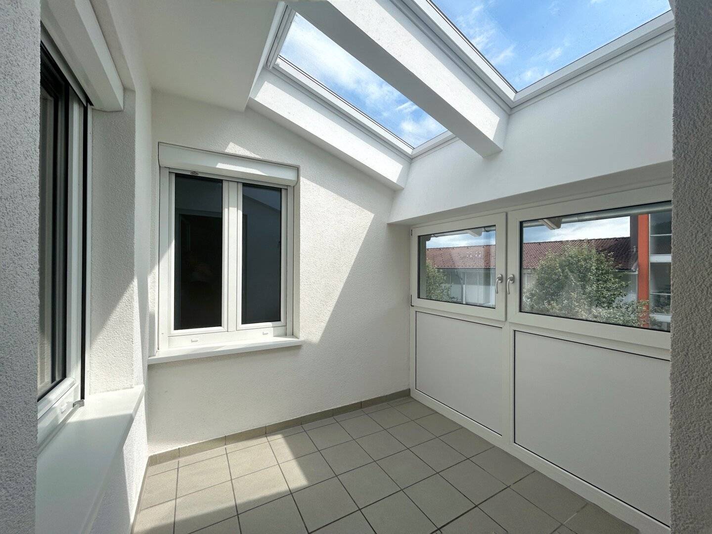 Living in Freistadt 3-room apartment with loggia and underground parking space and de:WOHNEN IN FREISTADT - 3 ZIMMER WOHNUNG MIT LOGGIA UND TIEFGARAGENSTELLPLATZ