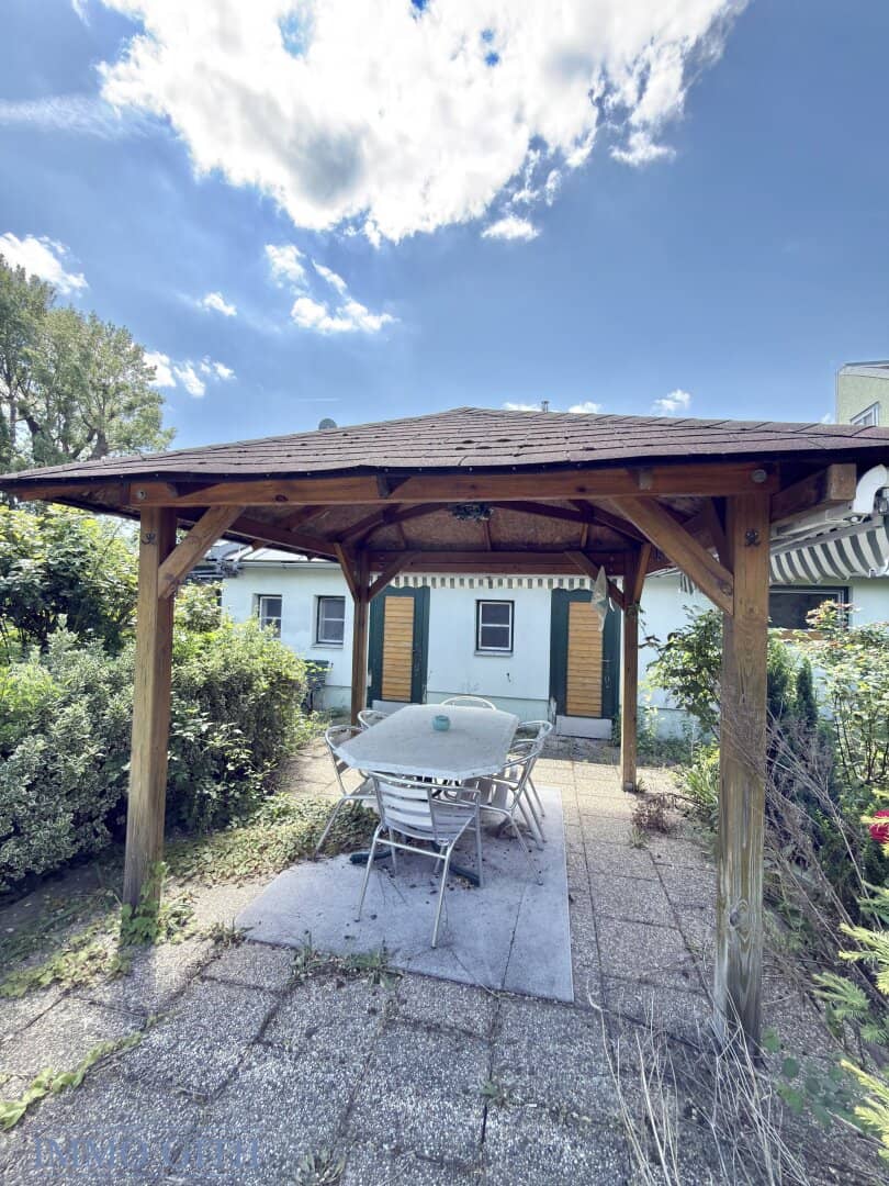 RUHIGE SACKGASSENLAGE MIT POTENZIAL – 652 M² GRUNDSTÜCK MIT EINFAMILIENHAUS, POOL &amp; EINREICHPLAN IN GUNTRAMSDORF ZU KAUFEN!