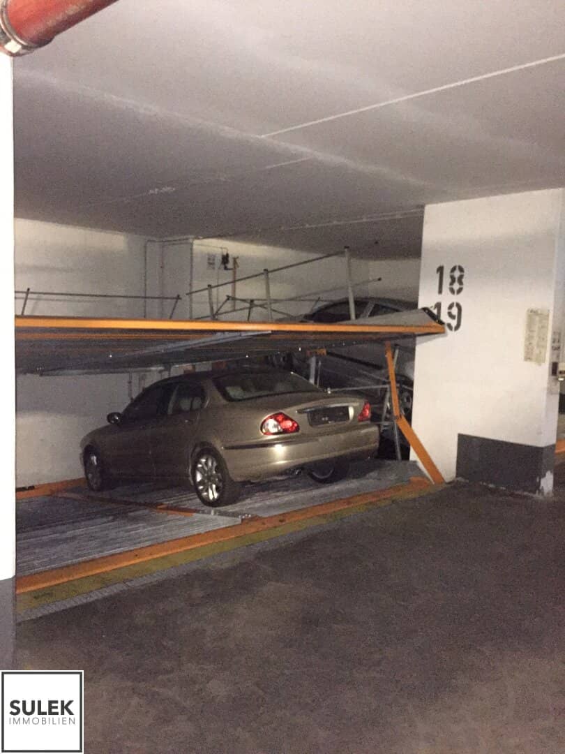 Car parking space in Billrothstraße near Peter-Jordan-Straße