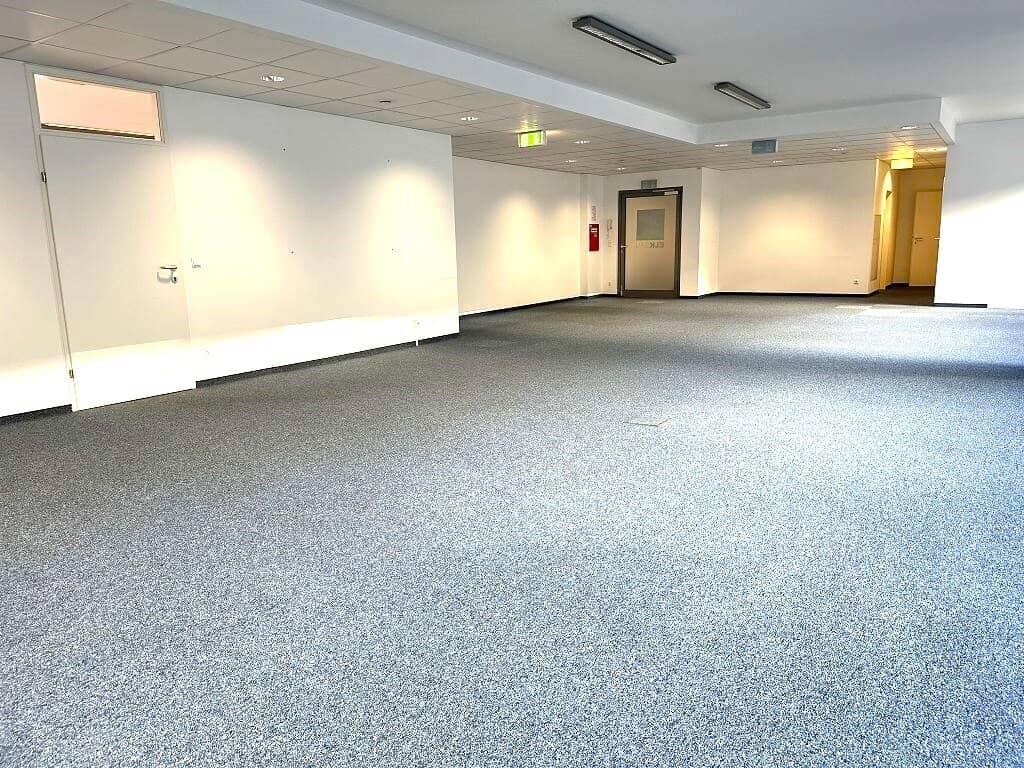 SIEBENBRUNNENGASSE! AIR CONDITIONED 266 m² OFFICE OR LAW FIRM, 4 ROOMS, FURTHER SUBDIVISIBLE, TEA KITCHEN, ANCILLARY ROOMS, CORNER ZENTAGASSE
