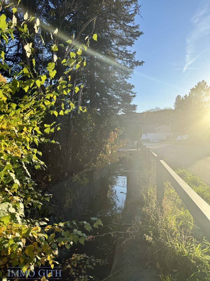 BAUGRUNDSTÜCK MIT BEWILLIGTEM HAUSPROJEKT IN BREITENFURT BEI WIEN (HOCHROTERD!) – 592 m²