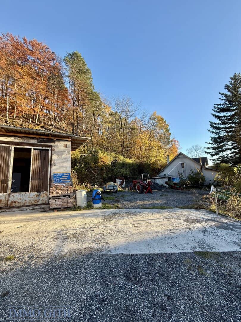 BAUGRUNDSTÜCK MIT BEWILLIGTEM HAUSPROJEKT IN BREITENFURT BEI WIEN (HOCHROTERD!) – 592 m²