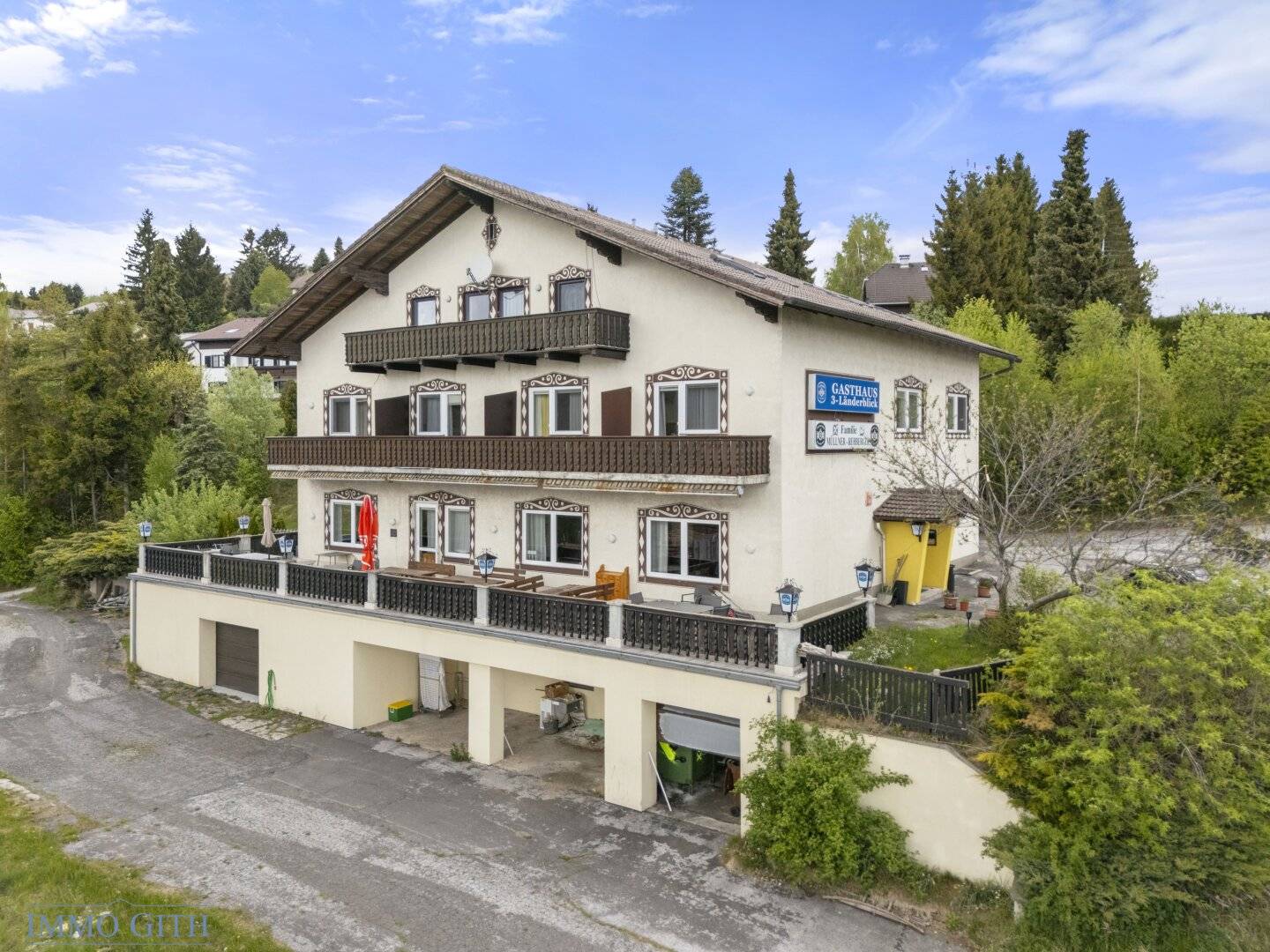 GASTHAUS-PENSION MIT 3-LÄNDERBLICK – RUND 1.158 M² NUTZFLÄCHE AUF CA. 3.510 M² GRUND IN MÖNICHKIRCHEN ZU KAUFEN!