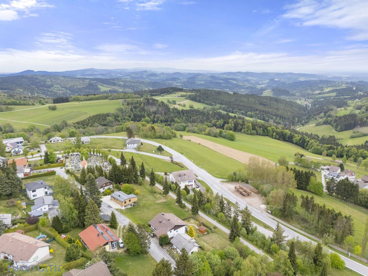 GASTHAUS-PENSION MIT 3-LÄNDERBLICK – RUND 1.158 M² NUTZFLÄCHE AUF CA. 3.510 M² GRUND IN MÖNICHKIRCHEN ZU KAUFEN!