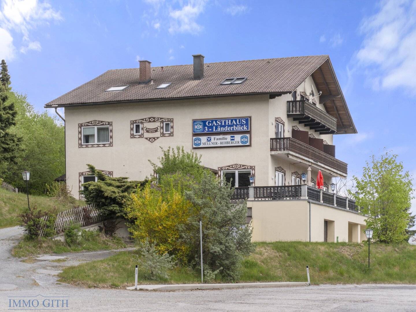 GASTHAUS-PENSION MIT 3-LÄNDERBLICK – RUND 1.158 M² NUTZFLÄCHE AUF CA. 3.510 M² GRUND IN MÖNICHKIRCHEN ZU KAUFEN!
