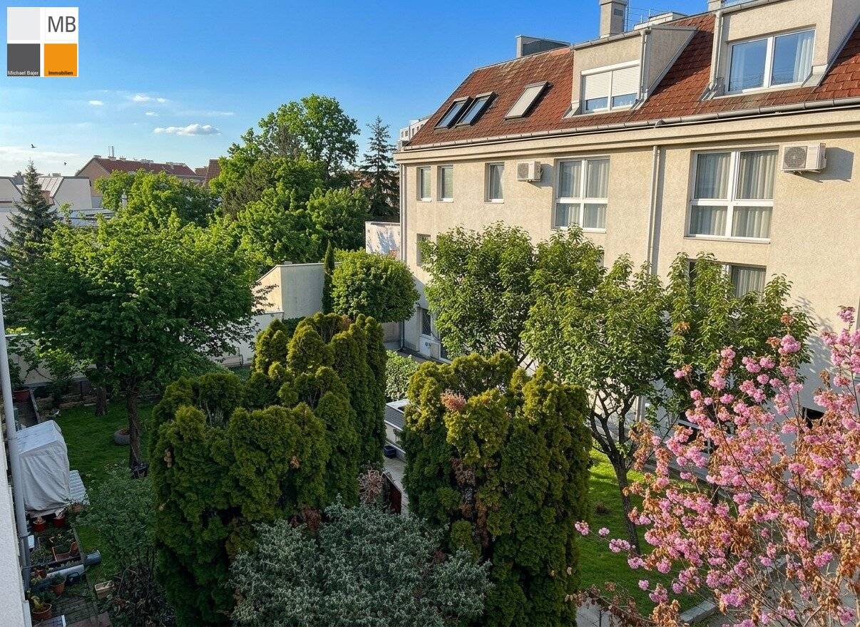 Well maintained quiet apartment with U6 connection I MB IMMOBILIEN