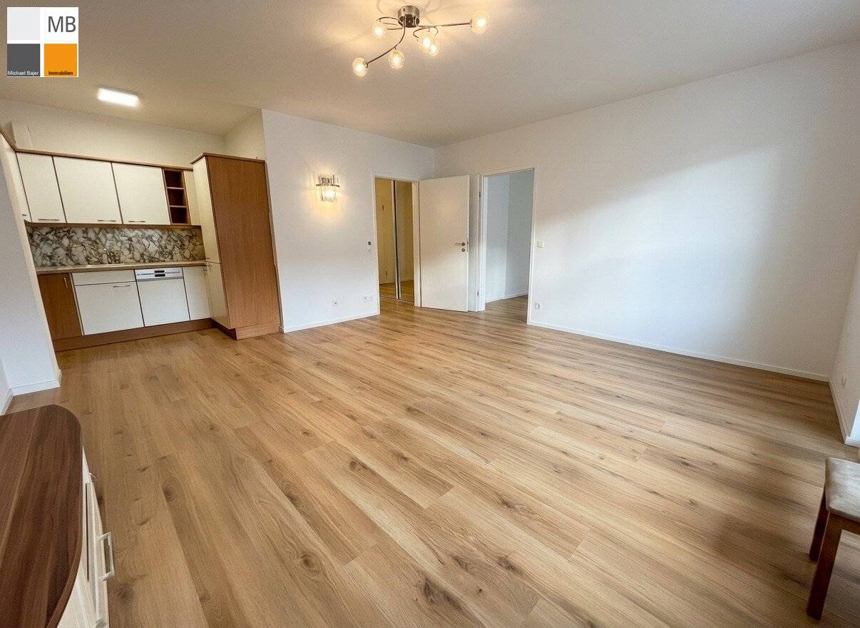 Well maintained quiet apartment with U6 connection I MB IMMOBILIEN