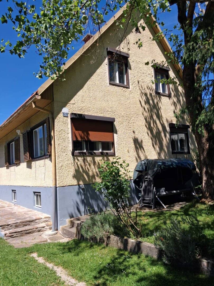 Bezauberndes Einfamilienhaus mit Doppelgarage und wunderbarem Garten