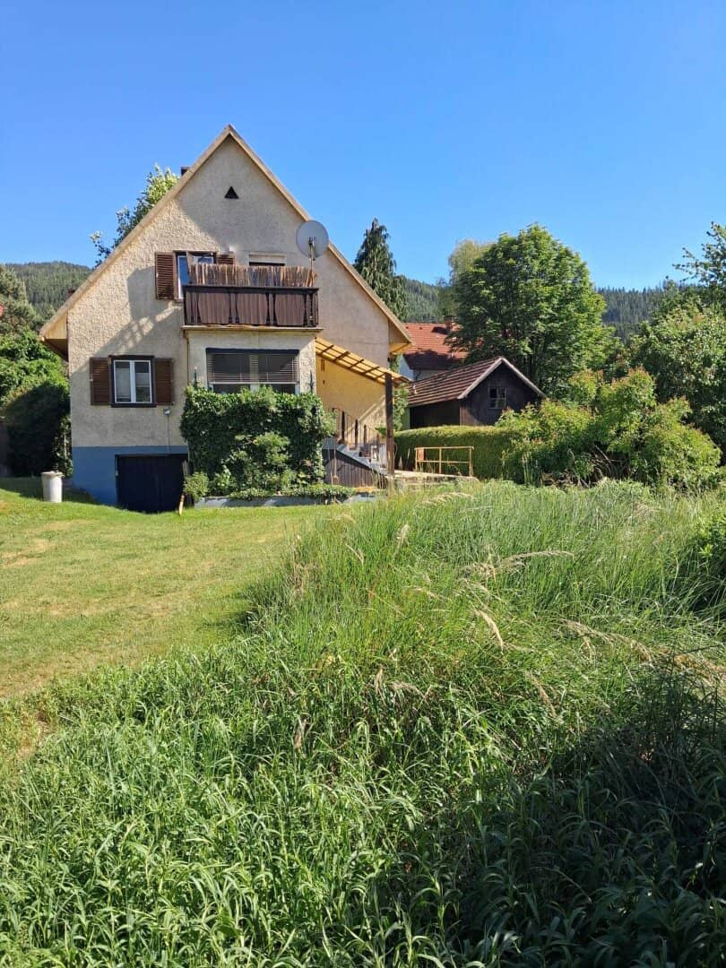 Bezauberndes Einfamilienhaus mit Doppelgarage und wunderbarem Garten