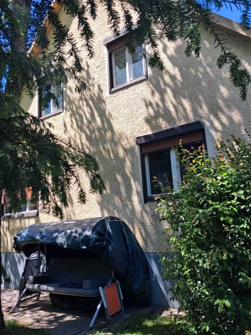 Bezauberndes Einfamilienhaus mit Doppelgarage und wunderbarem Garten
