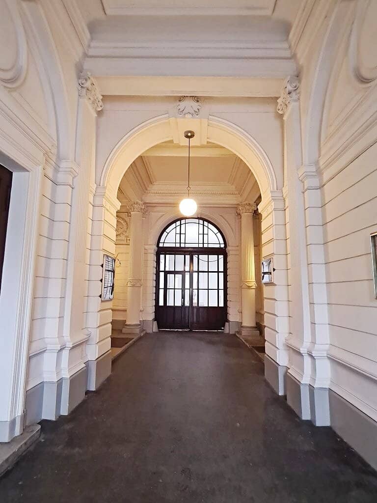 Parkring near Stadtpark, 207 m² old-building office or law office, 5 rooms, kitchen, air conditioning, 3rd floor, near U3","de":"PARKRING NÄHE STADTPARK, 207 m2 Altbaubüro oder Kanzlei, 5 Zimmer, Küche, Klimaanlagen, 3. Liftstock, U3-Nähe