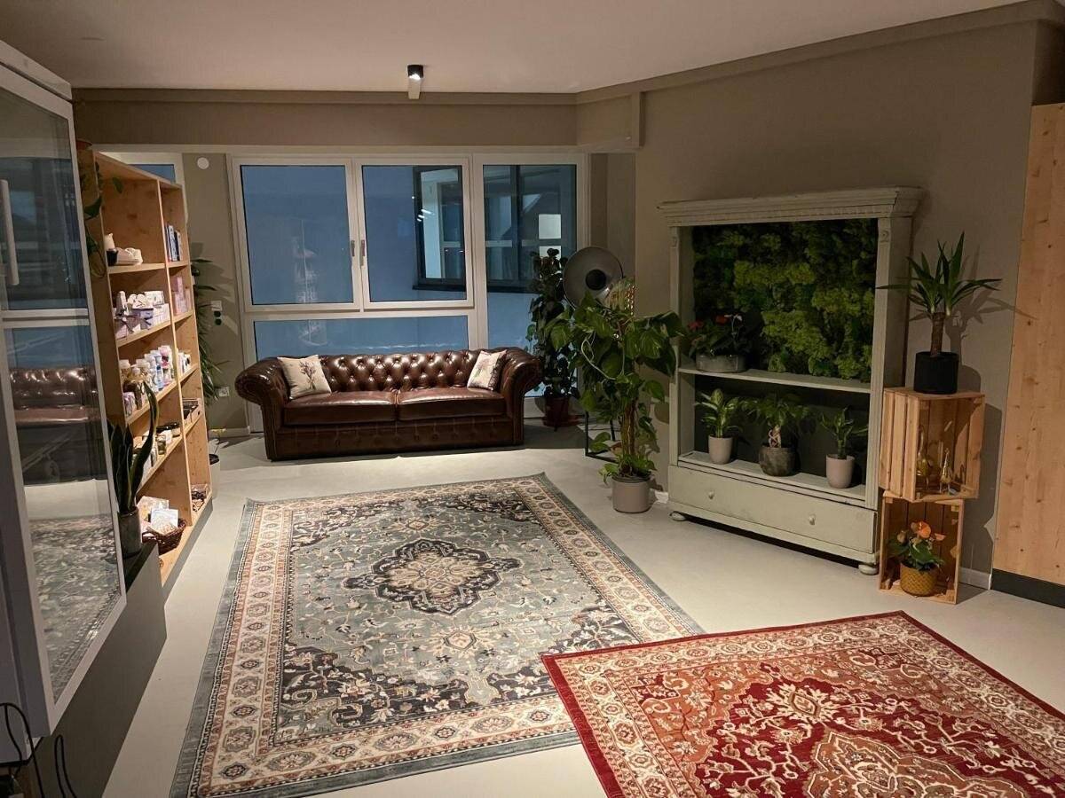 Modern hostel in the greenery of Wien with good yields