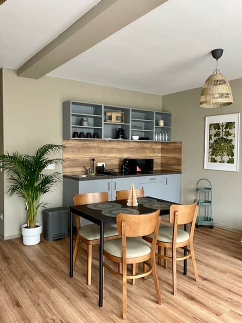 Modern hostel in the greenery of Wien with good yields
