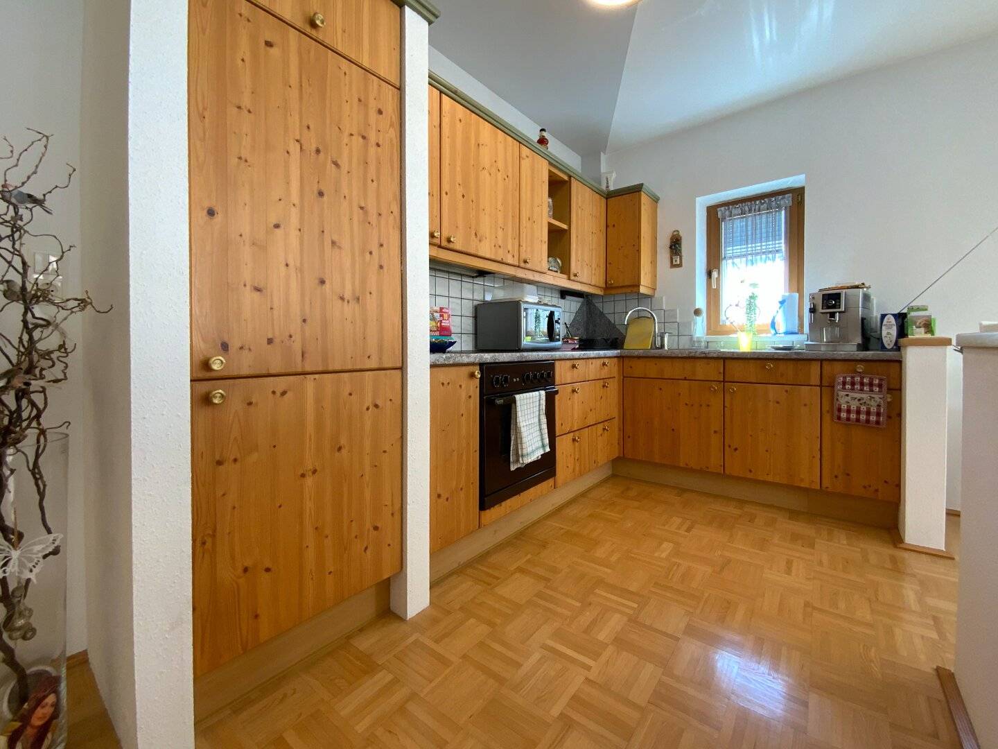 78 m²  3-Zimmerwohnung mit großer Terrasse und TG-Platz.