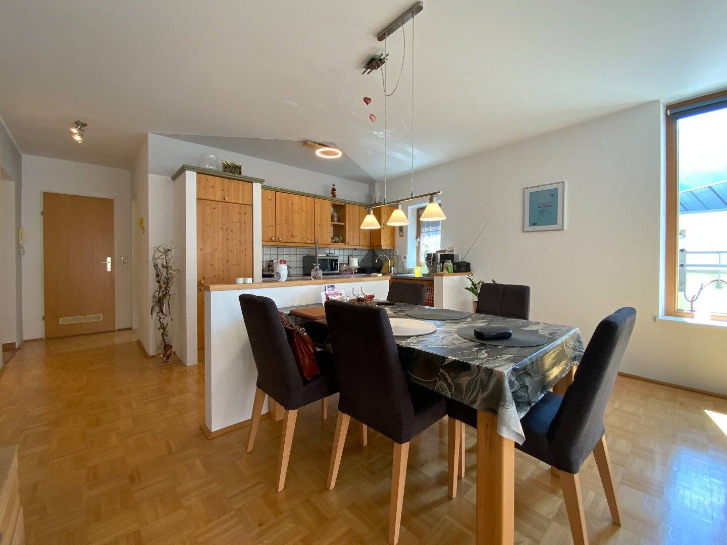 78 m²  3-Zimmerwohnung mit großer Terrasse und TG-Platz.