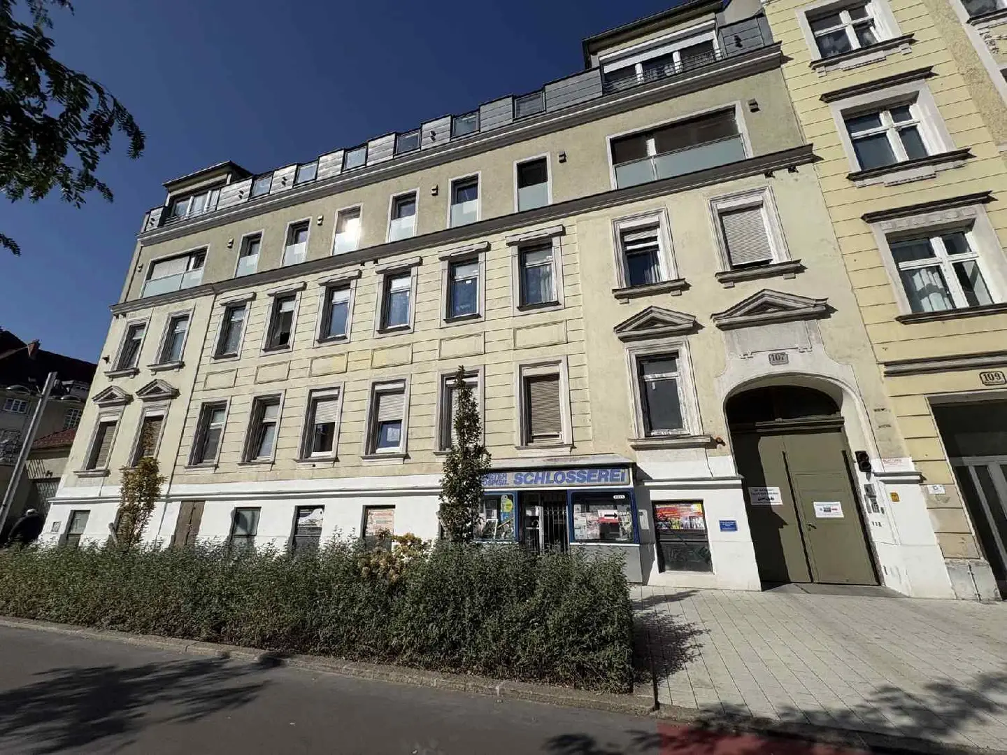 Tenant occupied apartment near Kirschblütenpark