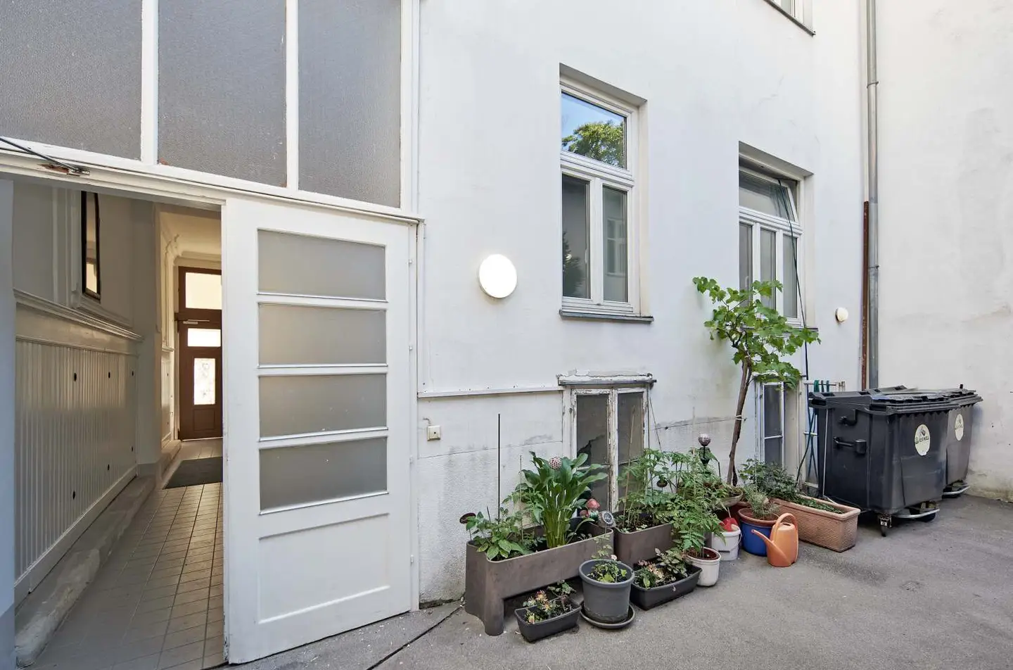 Altbauwohnung long term let Reinlpark