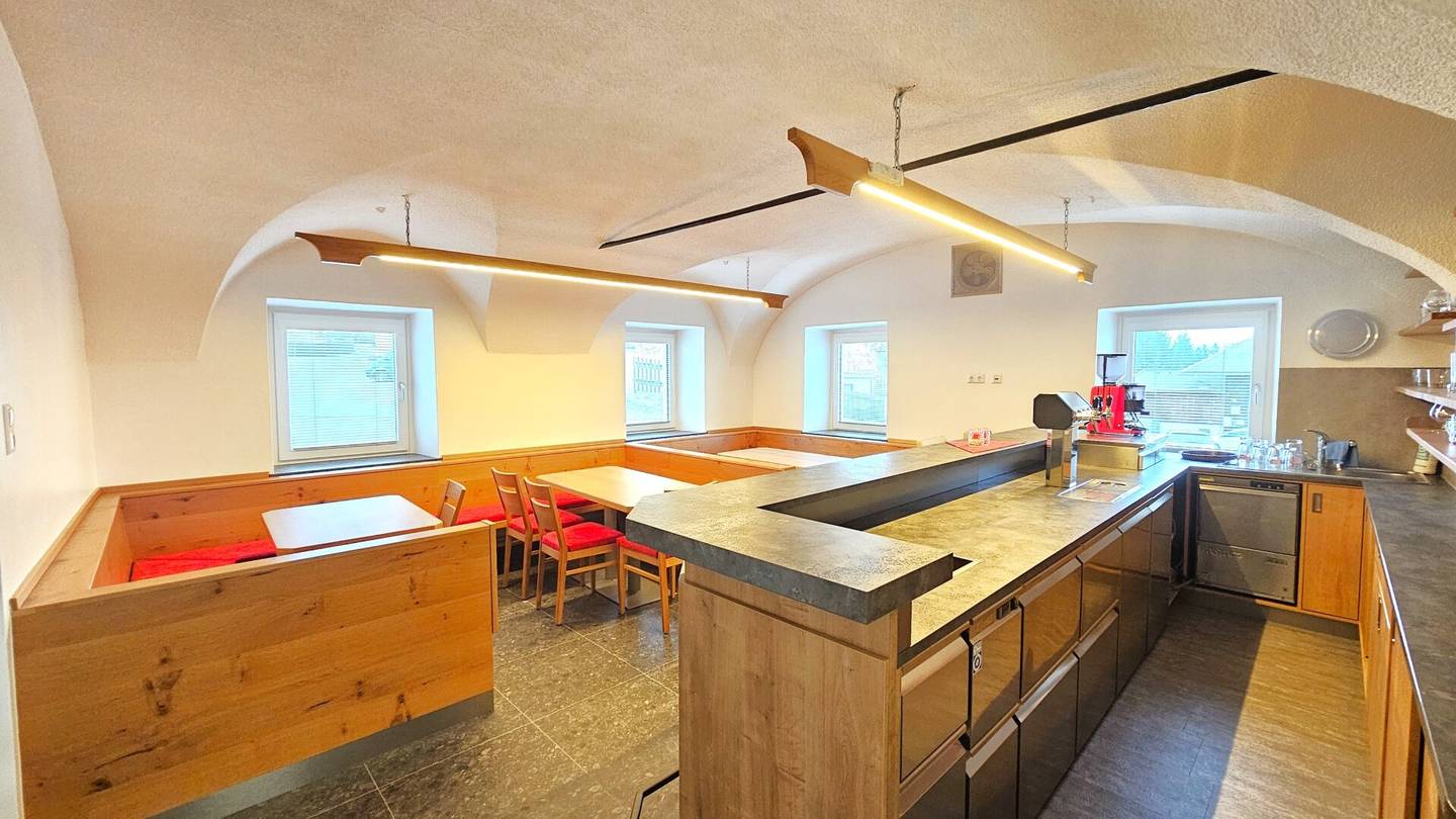Charming catering business with garden and terrace including a small apartment
