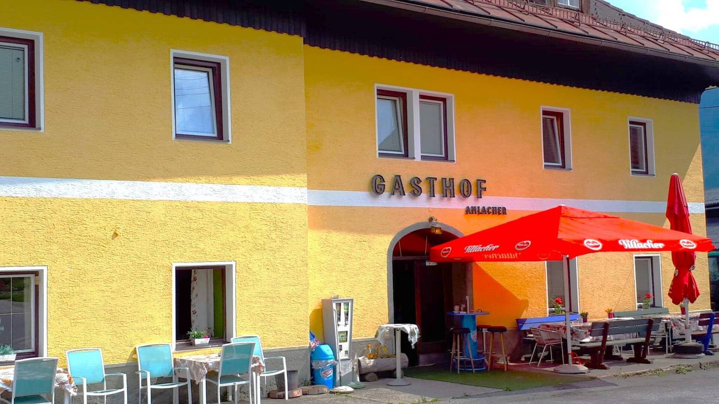 Charming catering business with garden and terrace including a small apartment