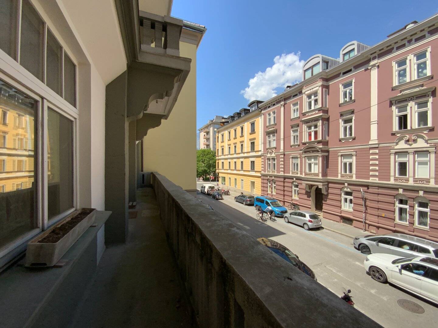 Innsbruck Wilten - Großraumwohnung in altem, sanierten, Stadthaus - Sofortbezug möglich.