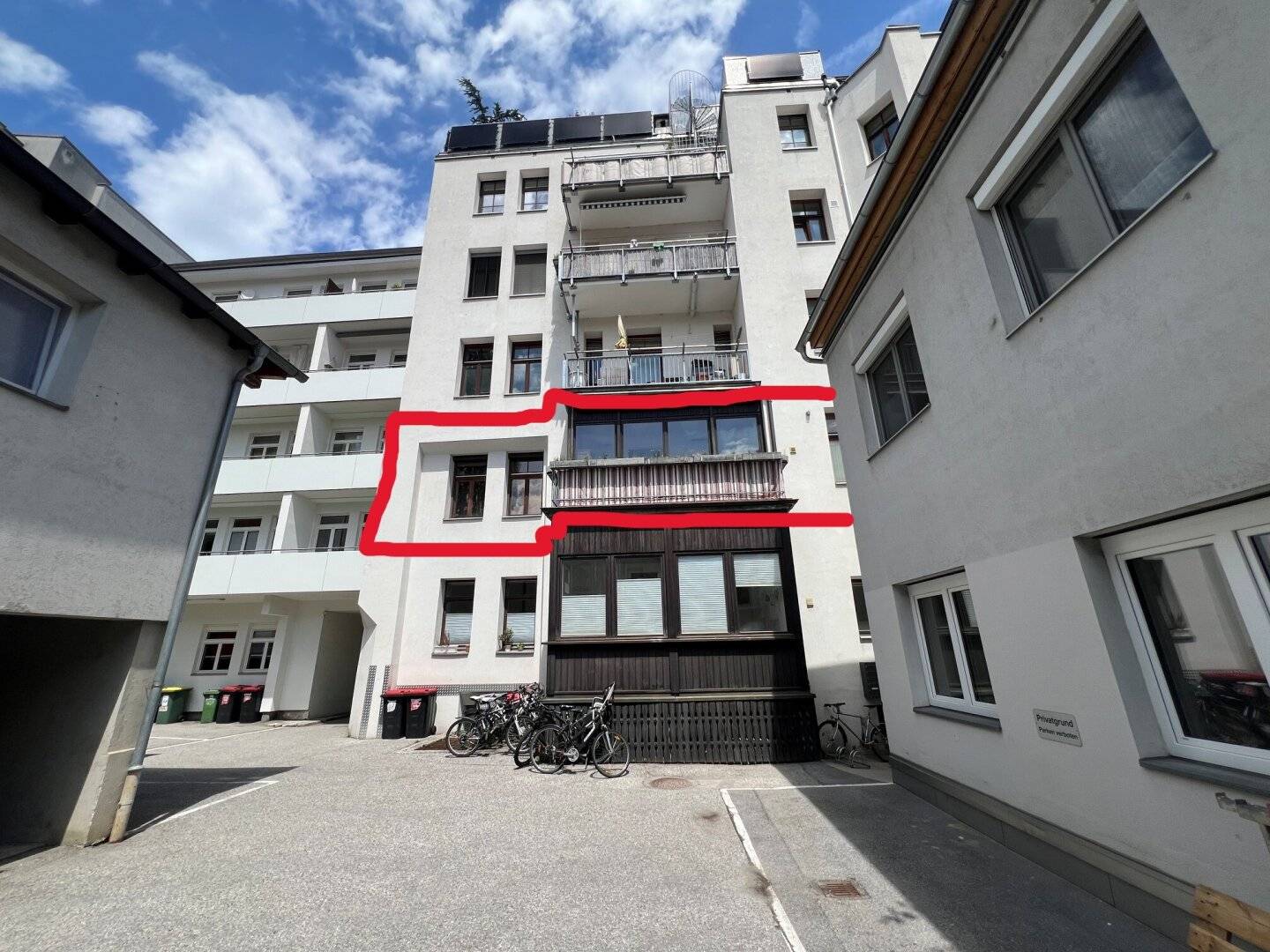 Innsbruck Wilten - Großraumwohnung in altem, sanierten, Stadthaus - Sofortbezug möglich.