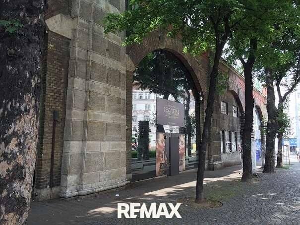 Disco/Club in perfect location near a subway station