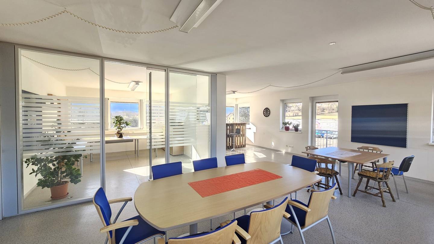 Office with perfect infrastructure and connectivity","de":"Büro mit perfekter Infrastruktur und Anbindung."
