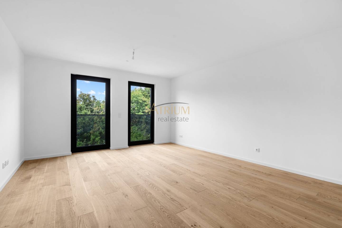 Beautiful apartments thanks to attractive price, high-quality finishes. A rare combination of style, location and investment potential. NEW BUILD PROJECT PENTHOUSE &amp; CONDOMINIUMS FIRST OCCUPANCY I