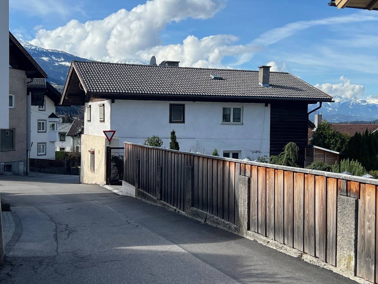 Altes Knappenhaus mit 2 getrennten Wohnungen, Sonnenlage