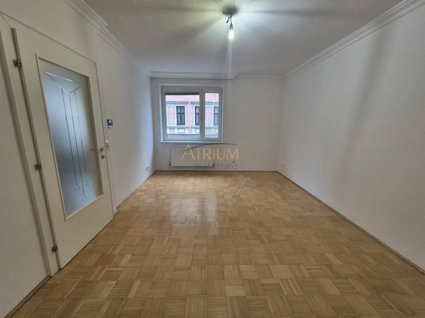 Ideal gelegen, sofort bezugsbereit mit niedrigen Betriebskosten und freiem Mietzins!