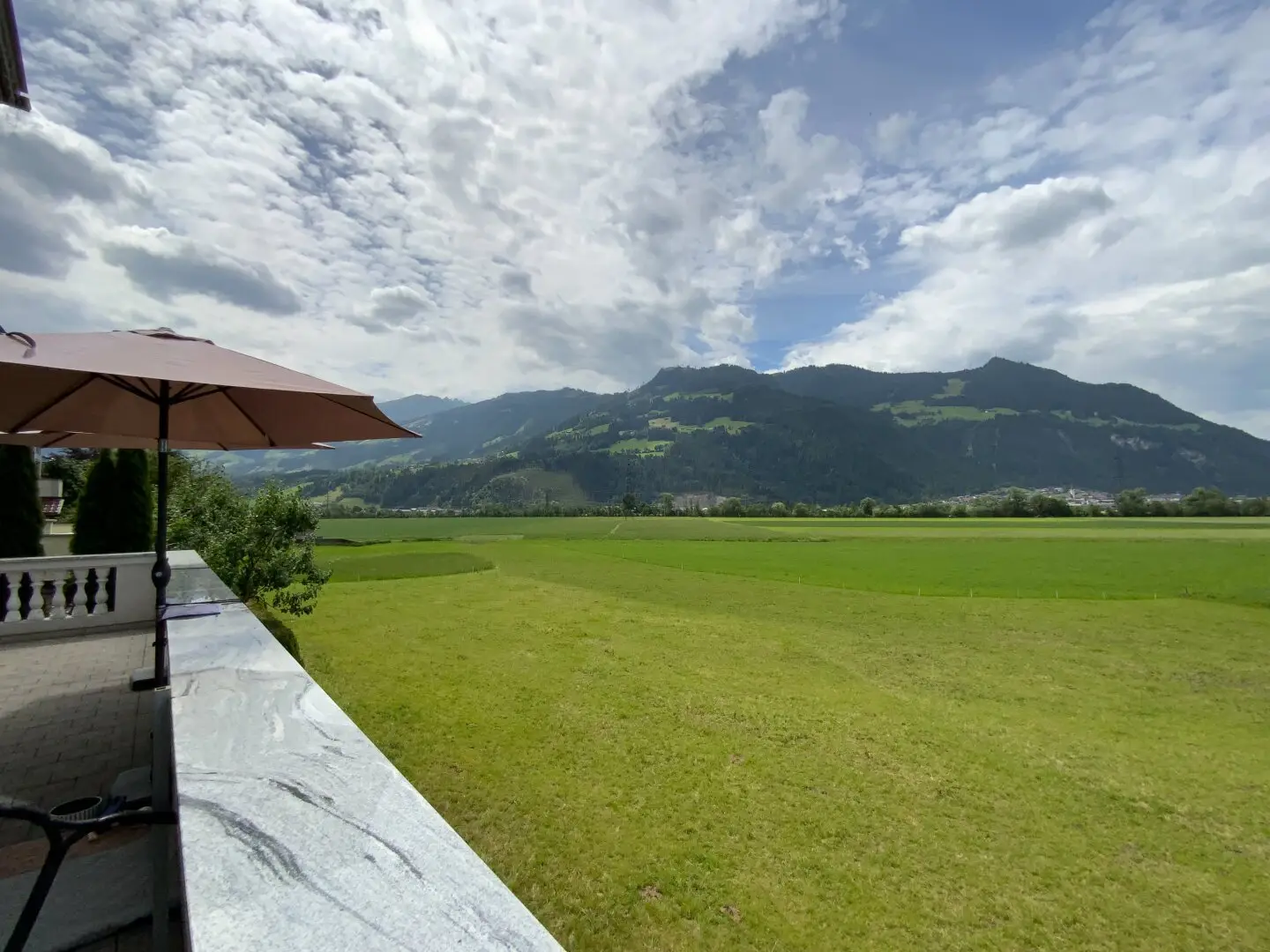 Einfamilienhaus mit Einliegerwohnung in Sonnen-Aussichtslage-vorderes Zillertal
