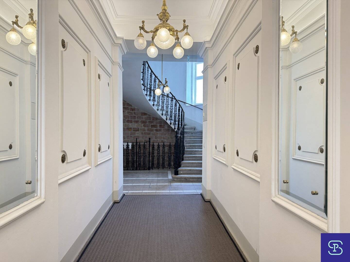 Renovated 39m² to 68m² apartments in a revitalized old building with elevator 1050 Wien