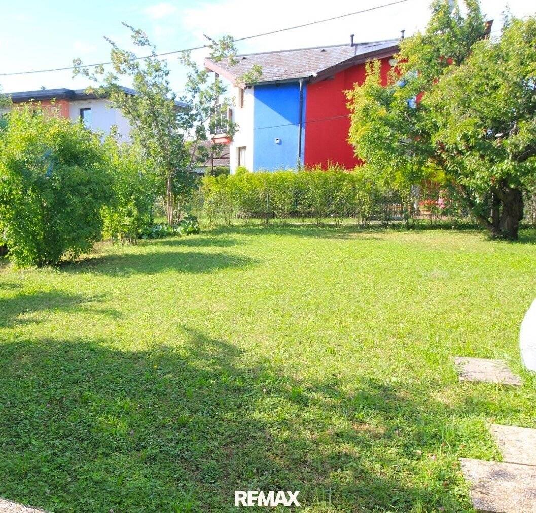Sunny allotment garden house owned in 1230 Vienna, absolute quiet location