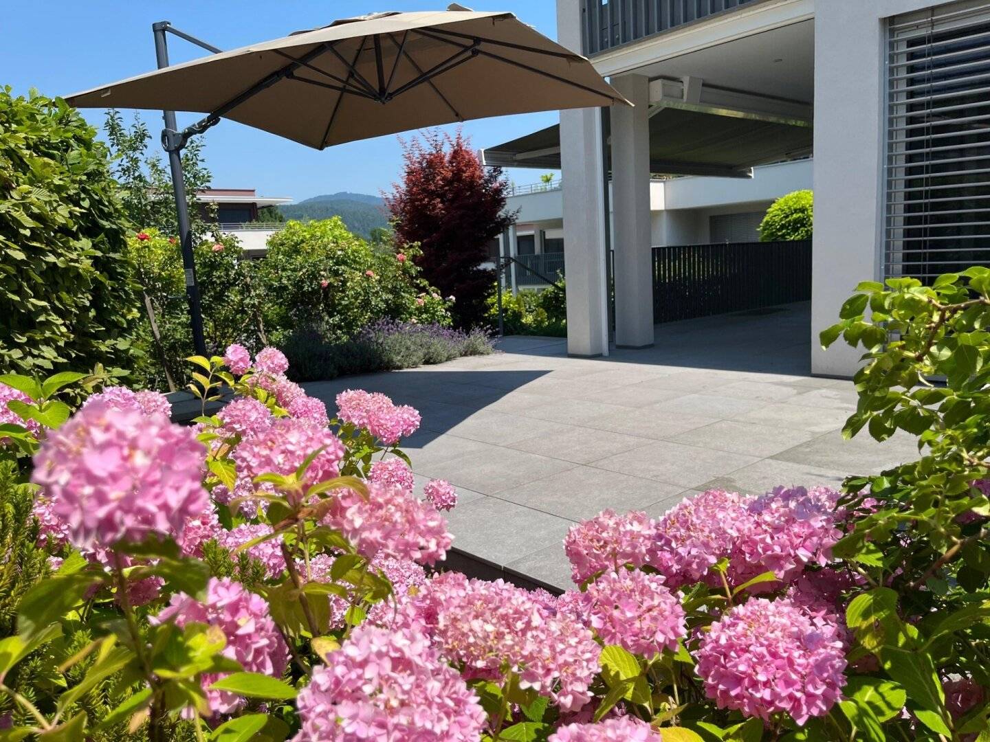 Exklusive Gartenresidenz am Wörthersee | Direkter Poolzugang & private Badekabine am See