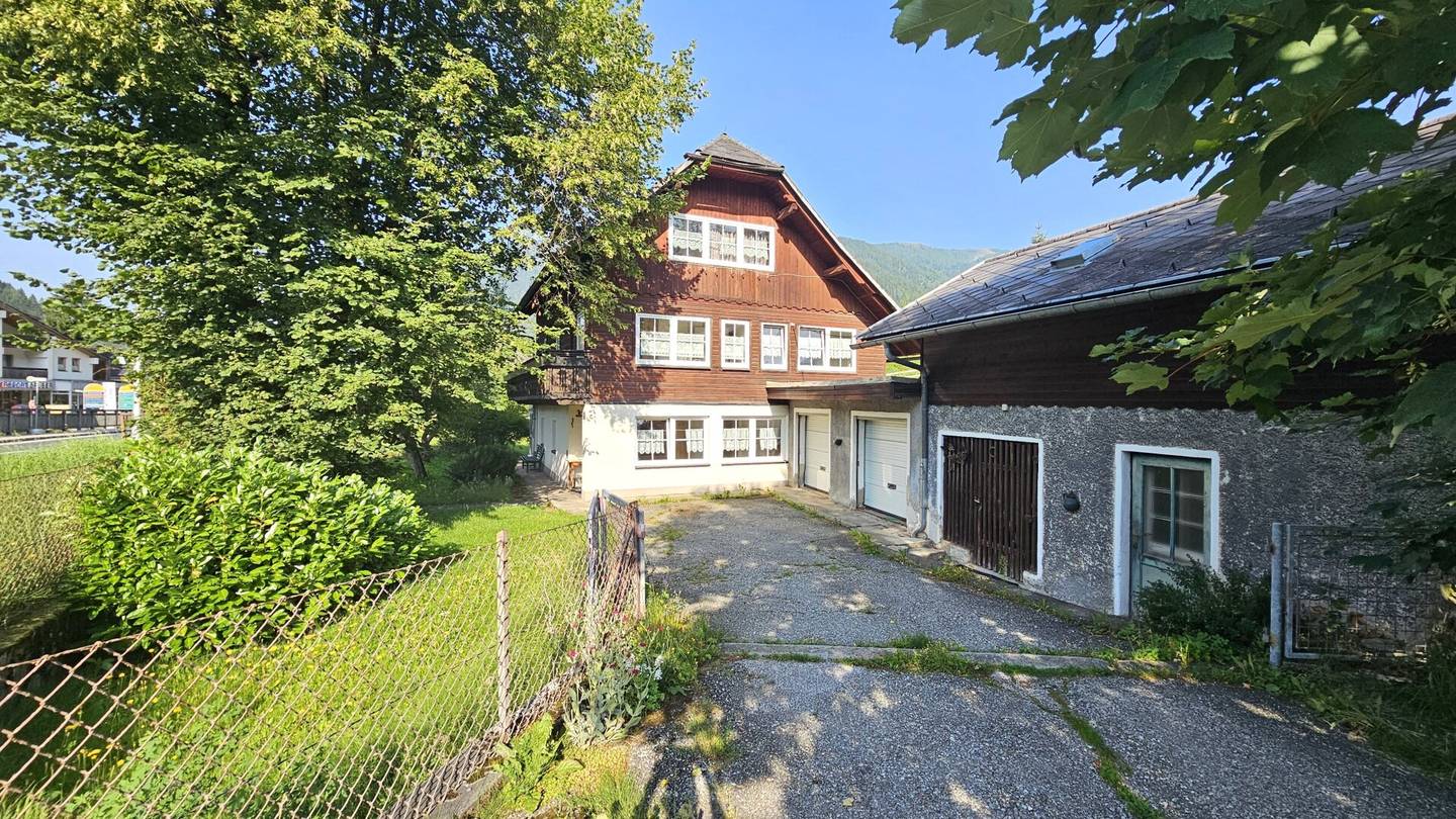 Mehrfamilienhaus mit schönem Grundstück. Zu Fuß zur Therme und zum Skilift - Bad Kleinkirchheim.