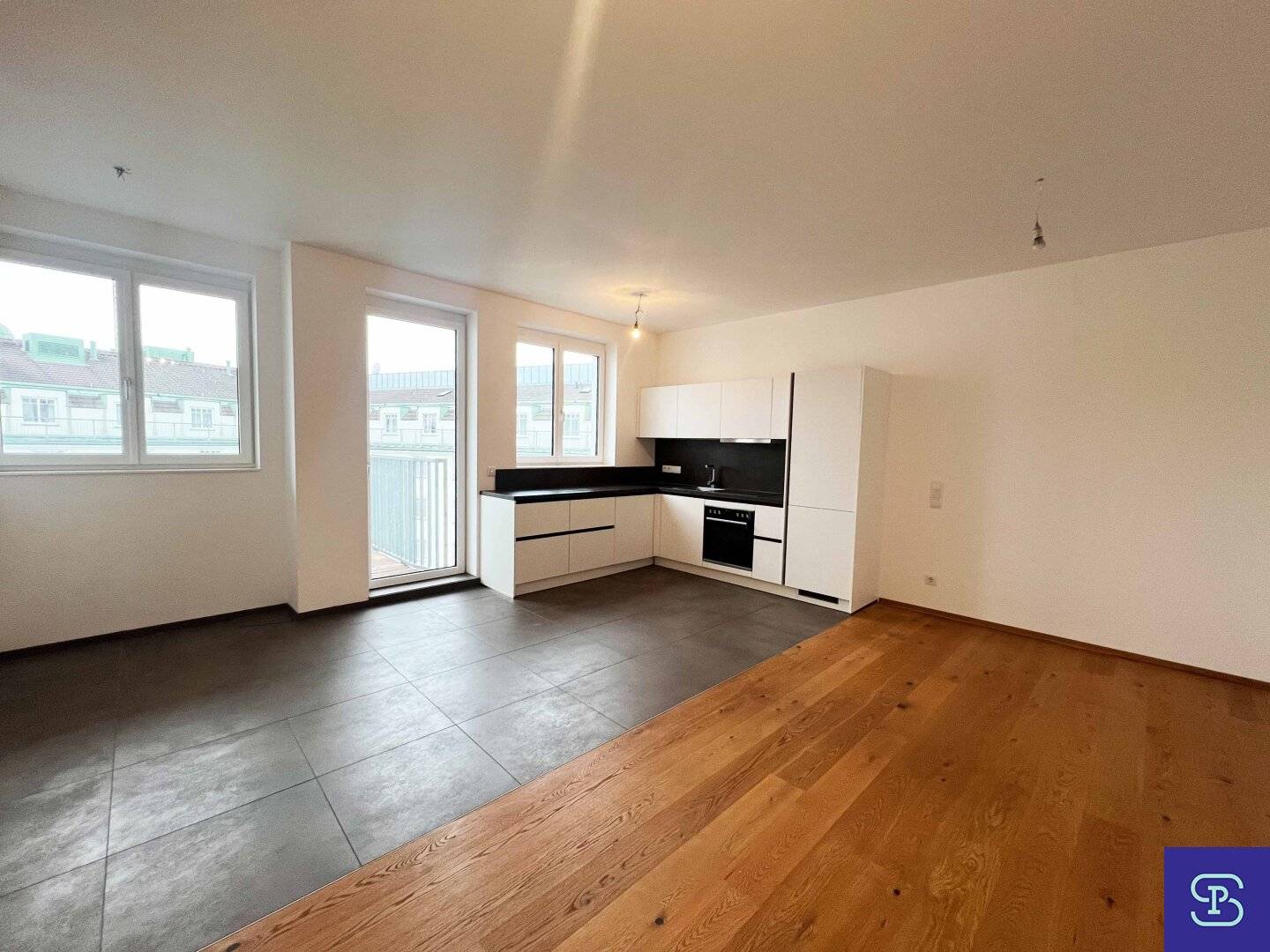 Sommer-Aktion: Sanierte 69m² DG-Wohnung + 7m² Balkon im revitalisierten Altbau mit Lift - 1050 Wien