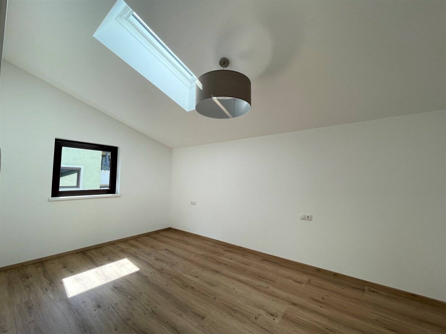 Sofortbezug möglich - Dachgeschoßwohnung- Top 06 -  4 Zimmer, 6130 Schwaz