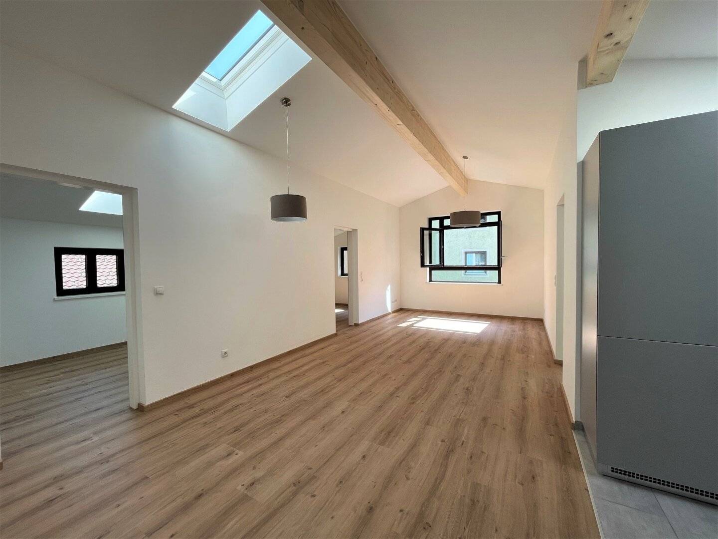 Sofortbezug möglich - Dachgeschoßwohnung- Top 06 -  4 Zimmer, 6130 Schwaz