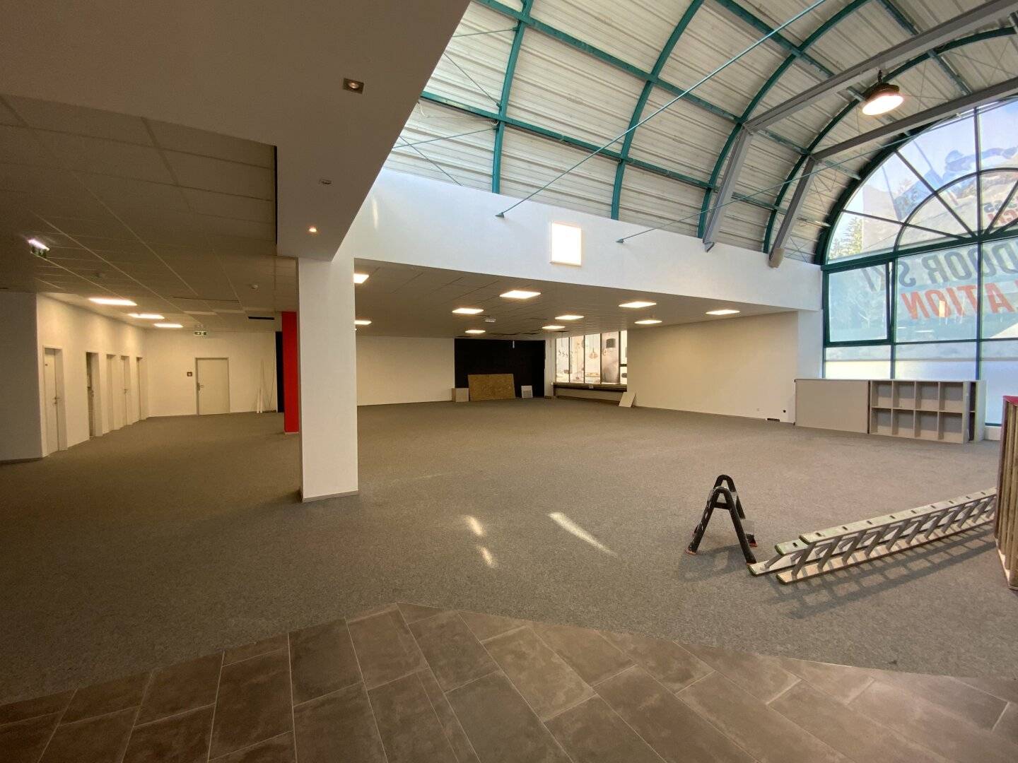 Large warehouse and commercial space in central location near the highway WiesingThat is not ideal, ensure proper names are kept intact so we should fix it to: Large warehouse and commercial space in central location near the highway Wiesing.