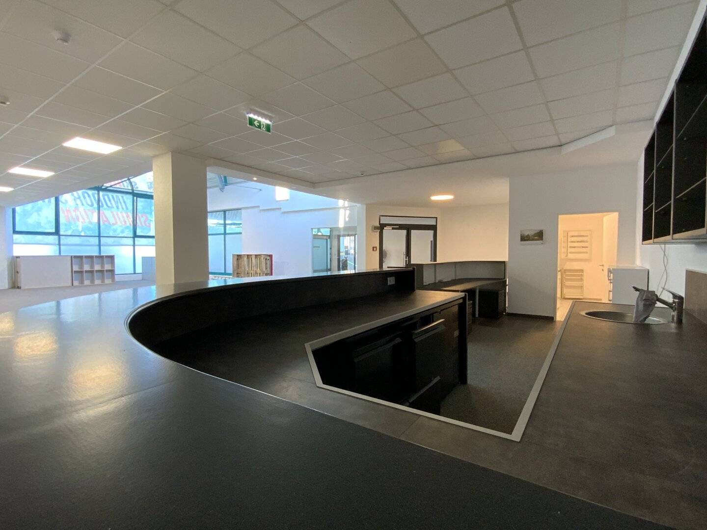 Large warehouse and commercial space in central location near the highway WiesingThat is not ideal, ensure proper names are kept intact so we should fix it to: Large warehouse and commercial space in central location near the highway Wiesing.