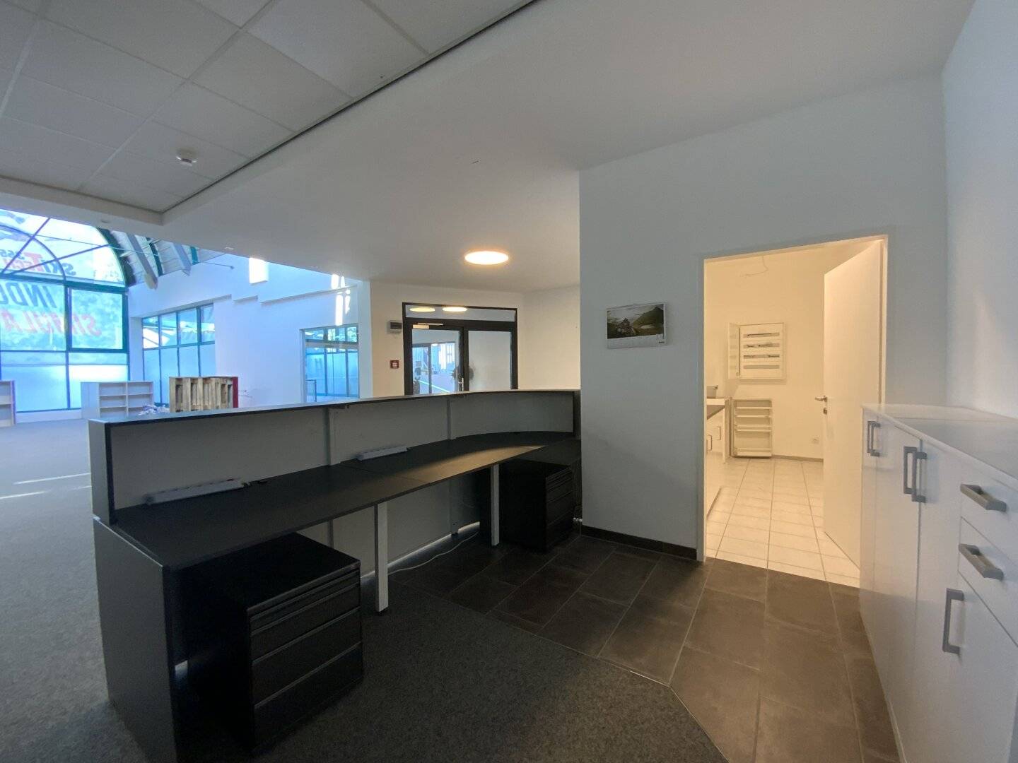 Large warehouse and commercial space in central location near the highway WiesingThat is not ideal, ensure proper names are kept intact so we should fix it to: Large warehouse and commercial space in central location near the highway Wiesing.