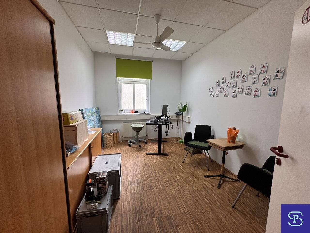 Unlimited-term 556 m² office space and 221 m² basement at Humboldtplatz - 1100 Wien