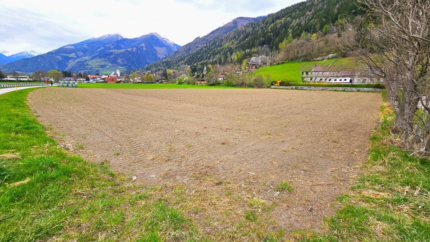 3.370 m² plot in Obervellach with breathtaking mountain views