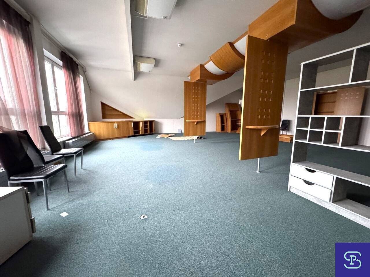 Affordable 101 m² office unit with central heating near Rautenweg, 1220 Vienna