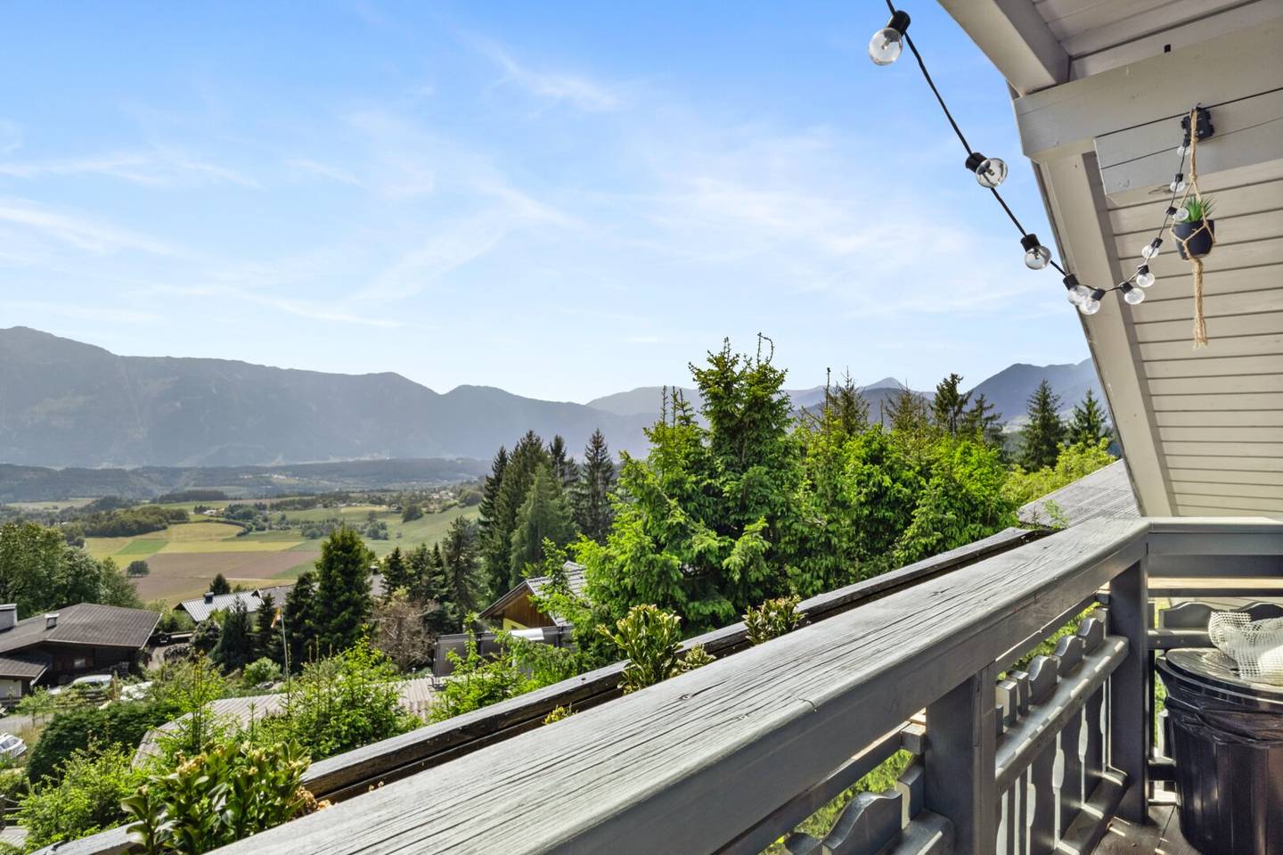 Ihr neuer Rückzugsort in Seeboden. Mit einem Weitblick auf die Berge und Umgebung.