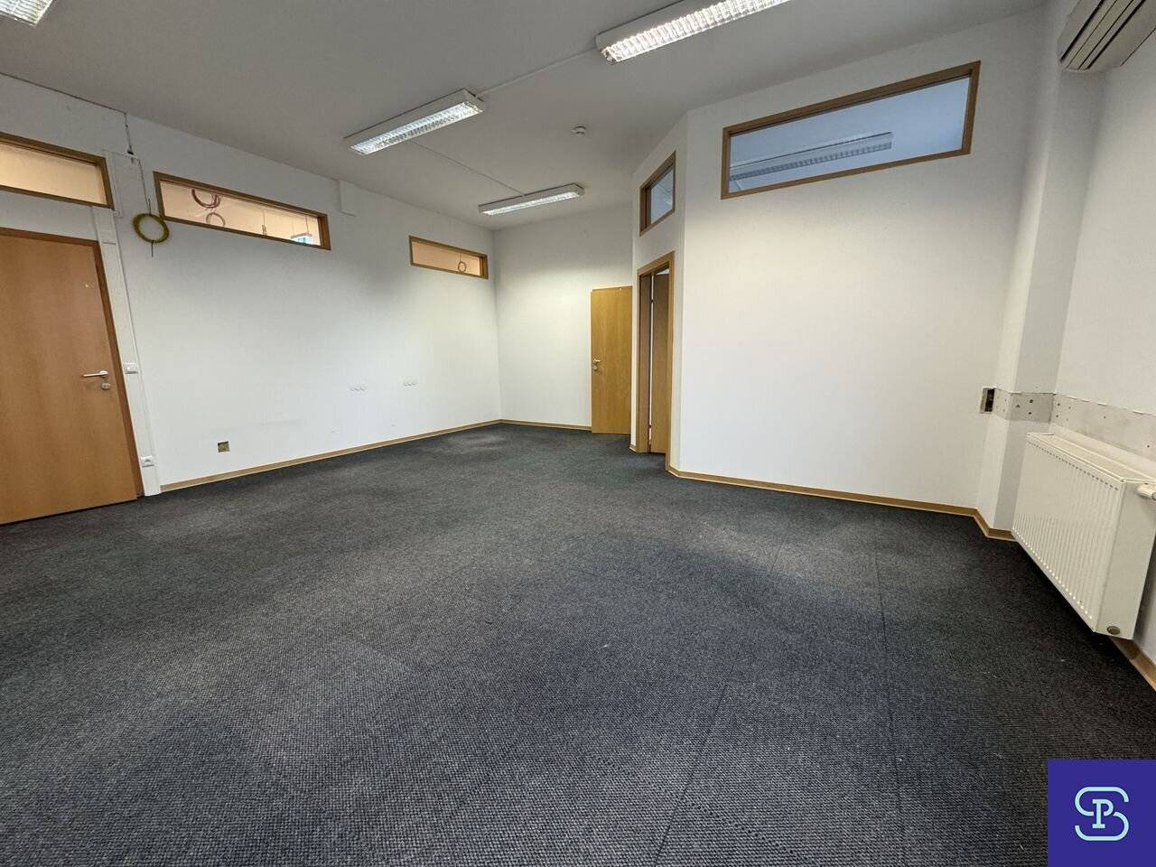 Affordable 68 m² office unit with central heating near Rautenweg Vienna 1220